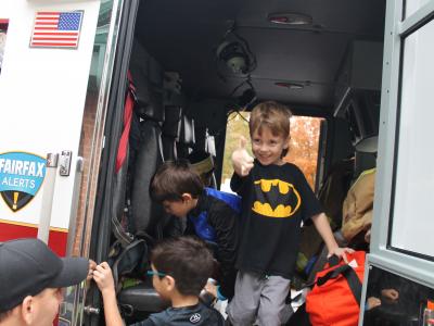Students in firetruck